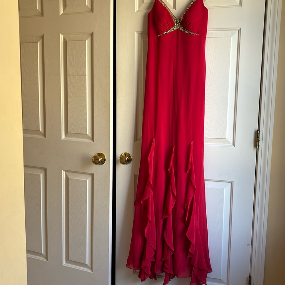 New sz 6 watermelon, red Faviana couture gown with sequins and beading